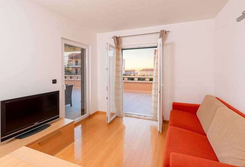 酒店 Villa Tucepi Apartments