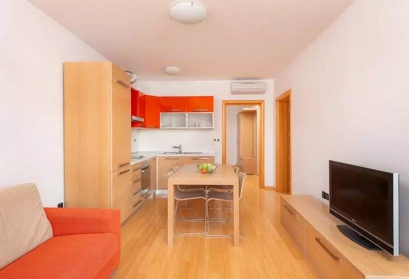 Hotell Villa Tucepi Apartments