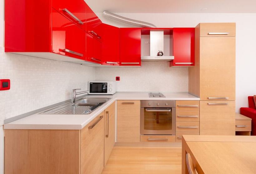 酒店 Villa Tucepi Apartments