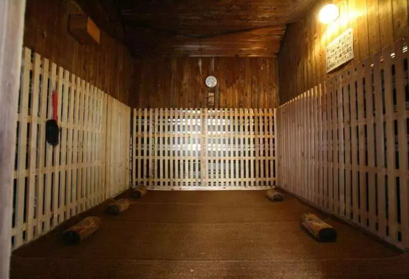 旅館 Ishiuchi Yungparunas