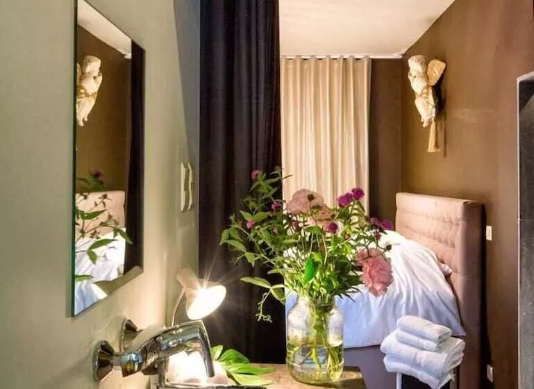 Aamiaismajoitus (B&B) T Aards Paradijs