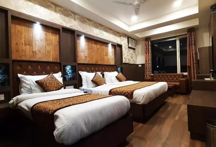 هتل Chintpurni Guest House