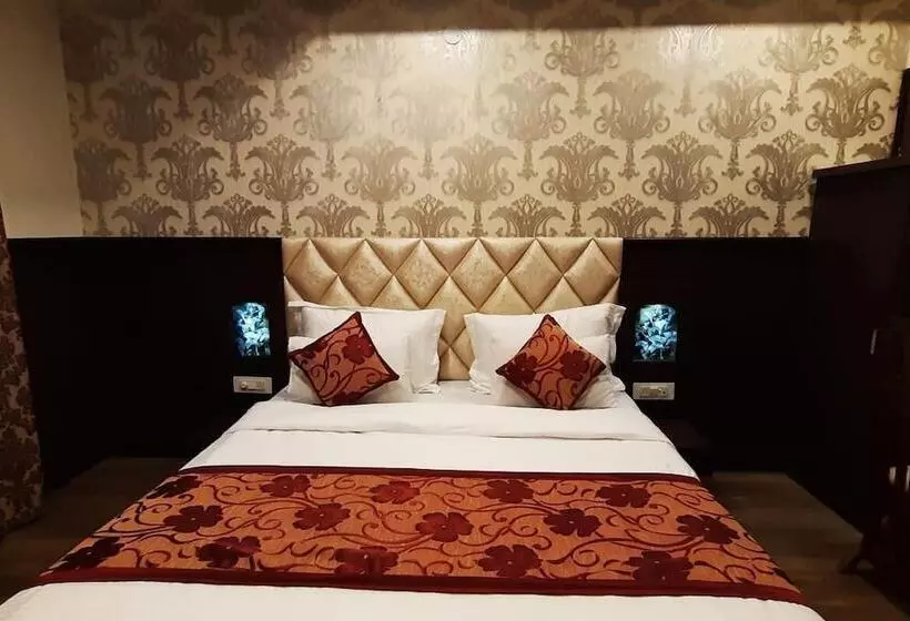 هتل Chintpurni Guest House