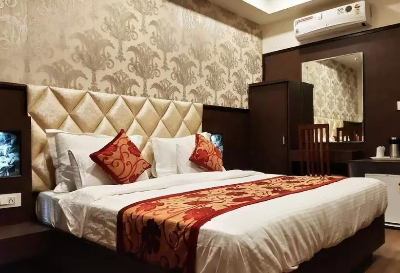 هتل Chintpurni Guest House