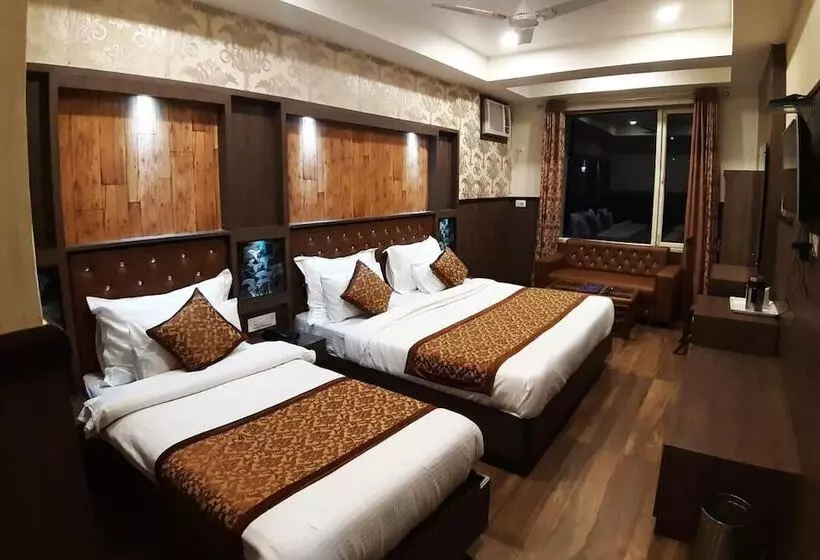 هتل Chintpurni Guest House