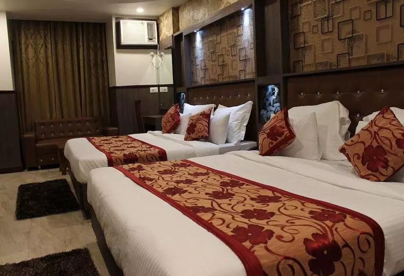 هتل Chintpurni Guest House