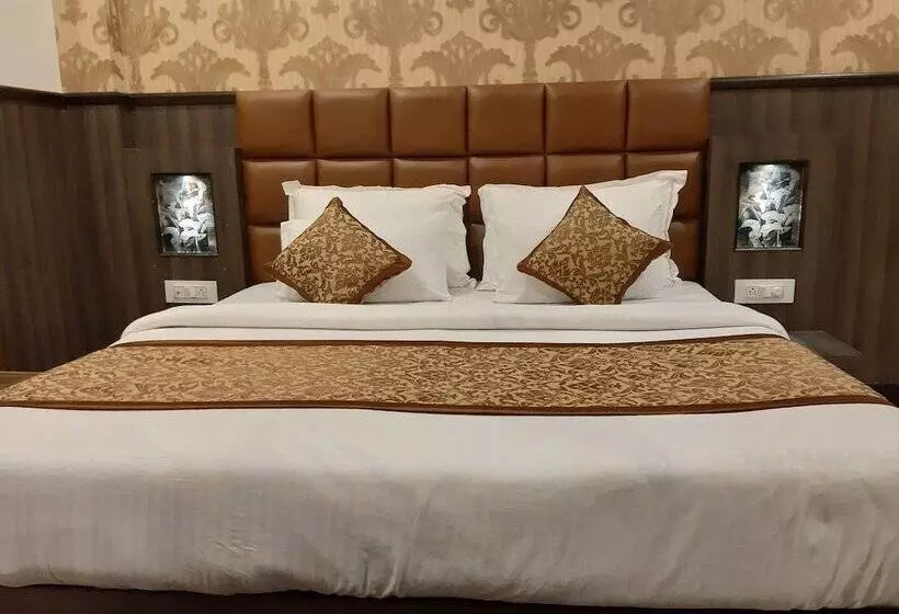 هتل Chintpurni Guest House