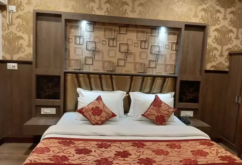 هتل Chintpurni Guest House