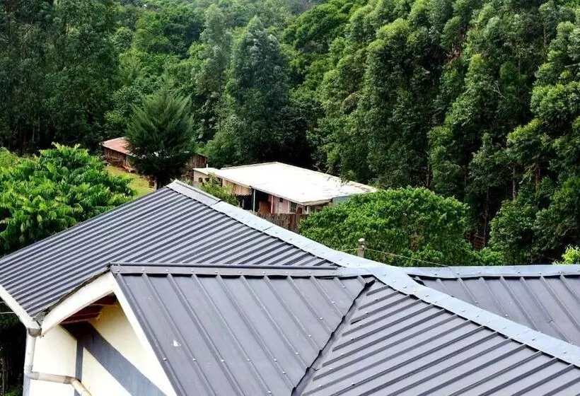 هتل Malava Forest Lodge