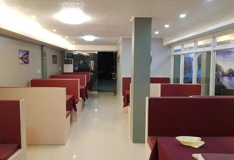 هتل Oceanlodge Tourist Inn