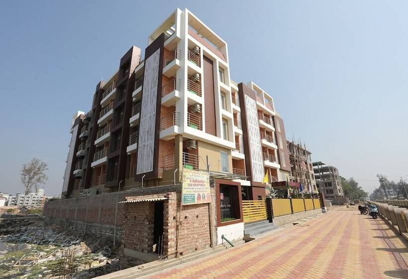 هتل Pikus Inn By Oyo Rooms