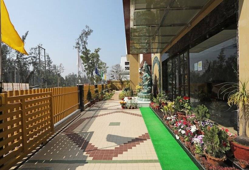 هتل Pikus Inn By Oyo Rooms