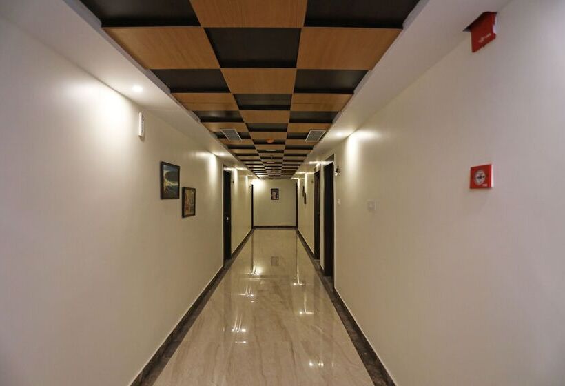 هتل Pikus Inn By Oyo Rooms