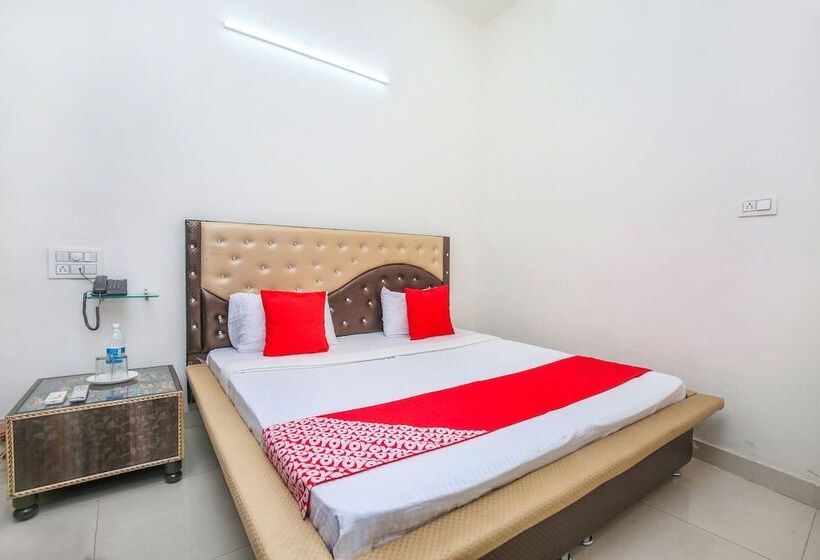 Hotel R Continental By Oyo Rooms