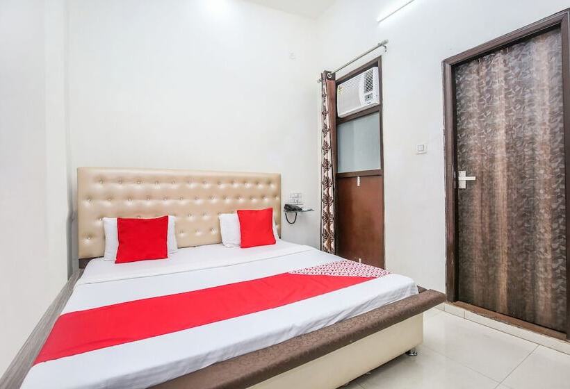 Hotel R Continental By Oyo Rooms