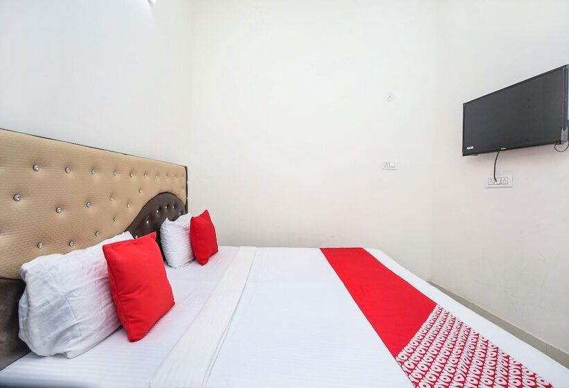 Hotel R Continental By Oyo Rooms