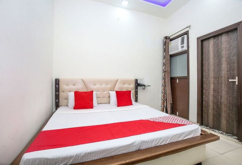 Hotel R Continental By Oyo Rooms