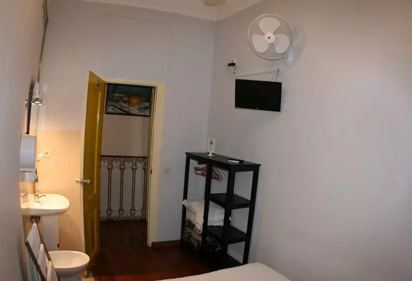 پانسیون Mana Guest House