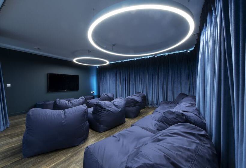 Yugo Explore Amnis House