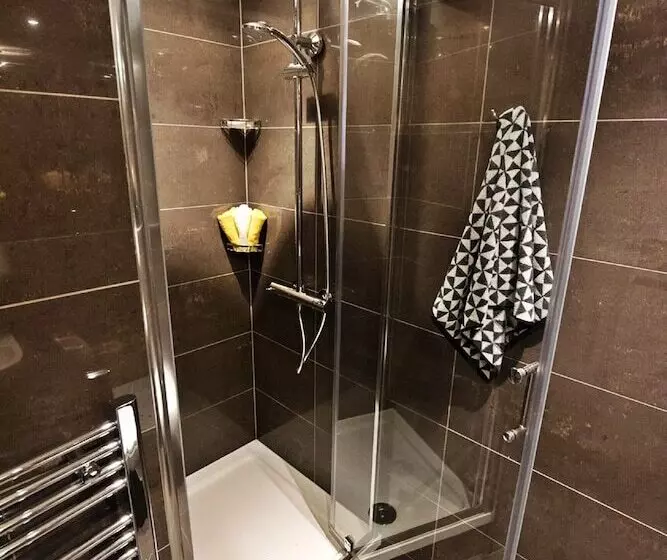 Yugo Explore   Amnis House