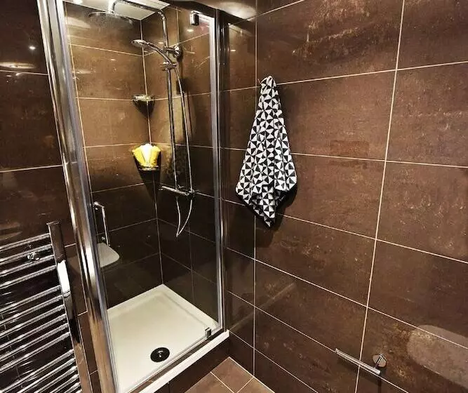 Yugo Explore   Amnis House