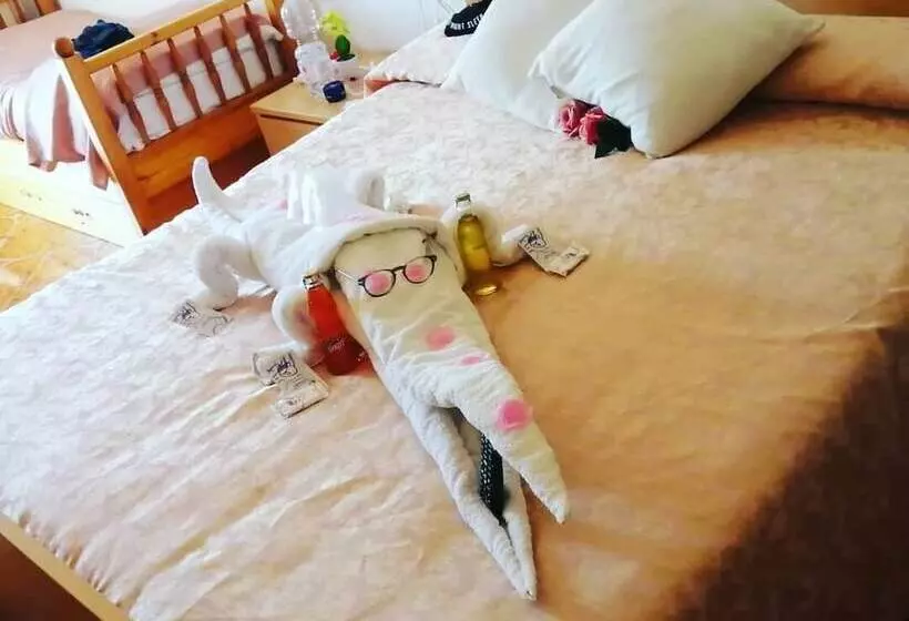 Maaseutuhotelli Agriturismo Castanito