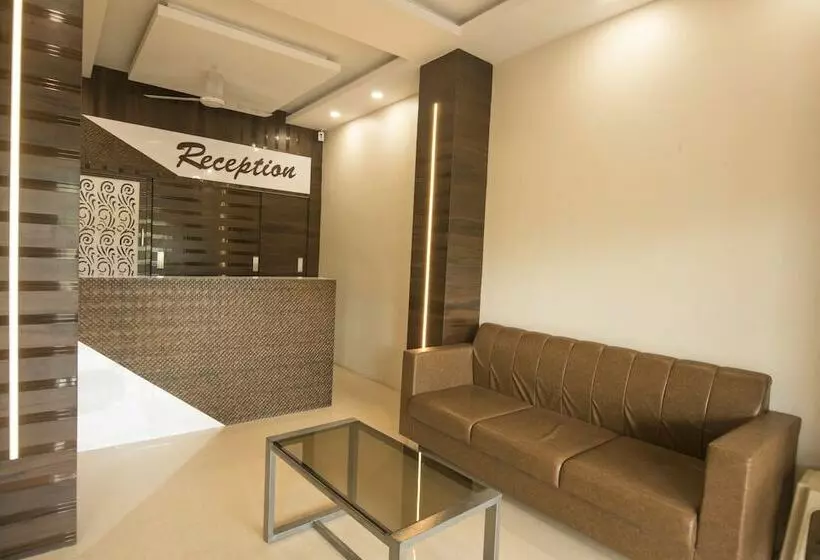 ホテル Sudharsan Residency