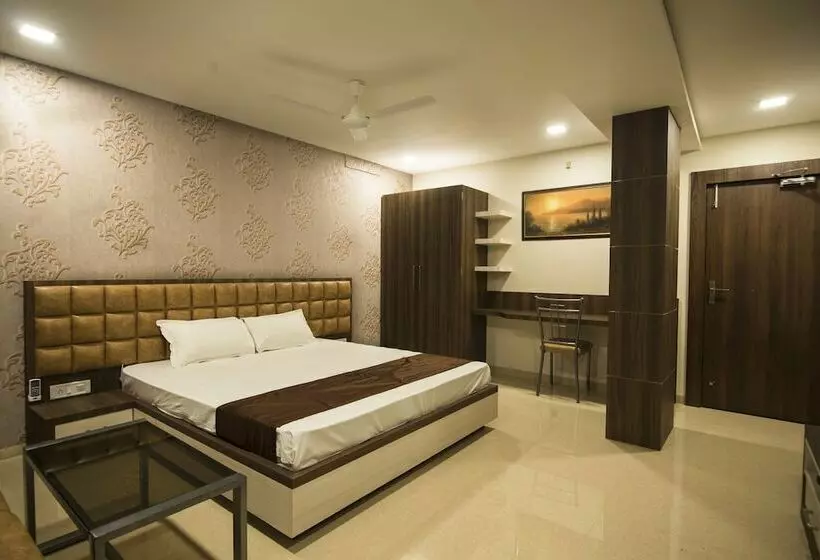 ホテル Sudharsan Residency
