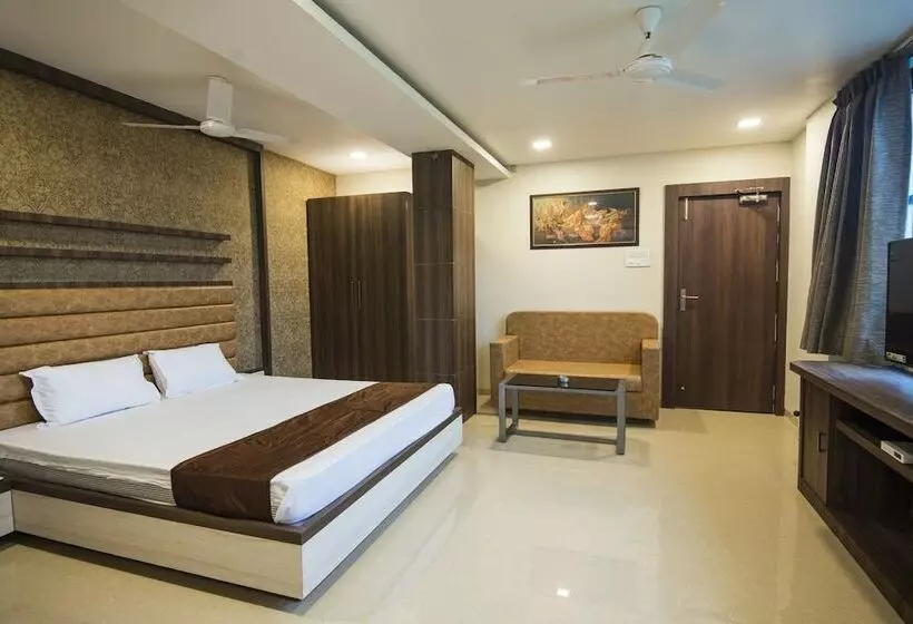 ホテル Sudharsan Residency
