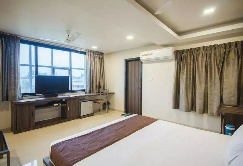 ホテル Sudharsan Residency