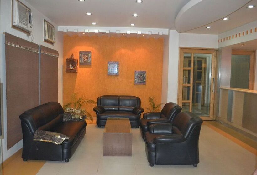 בית מלון כפרי Varanasi Palace