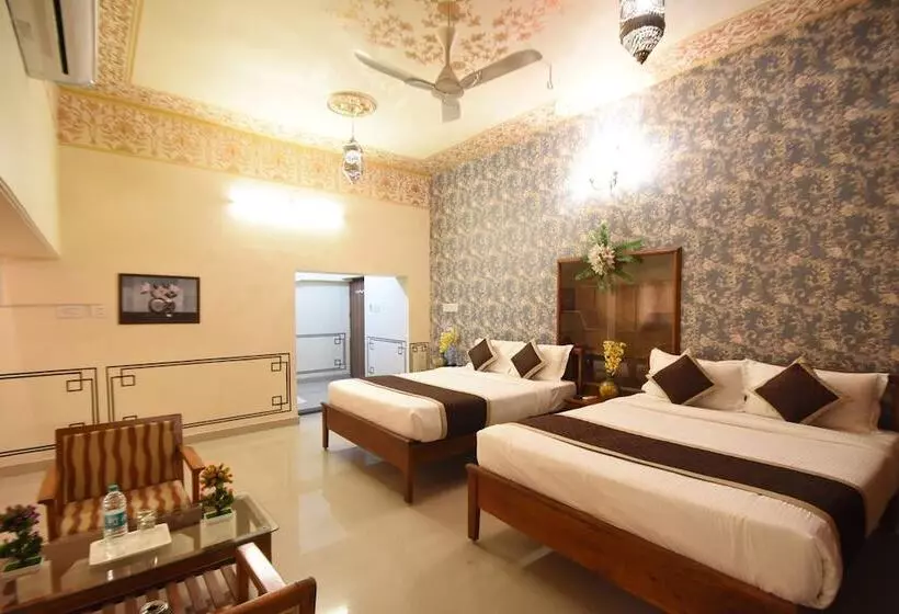 هتل Virasat Mahal Heritage