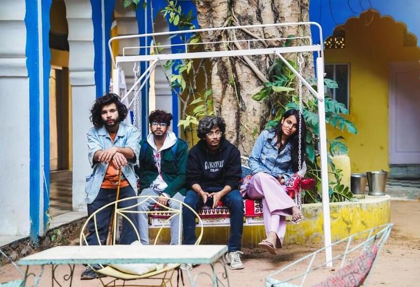 Vandrarhem Hide In Pushkar