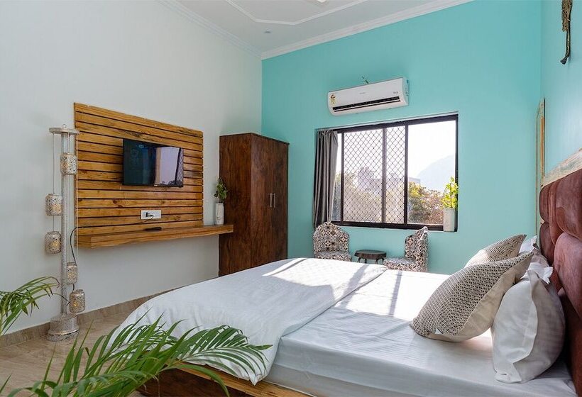 Vandrarhem Hide In Pushkar