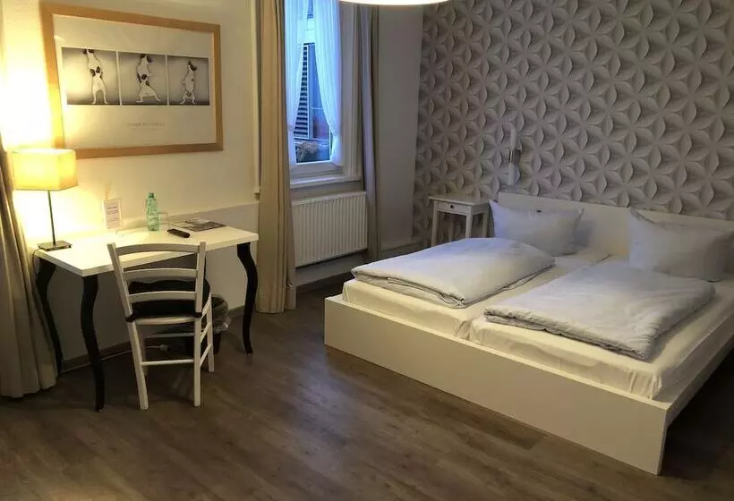 Hotelli Gasthaus Zum Schwan