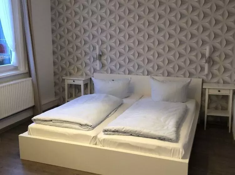 Hotelli Gasthaus Zum Schwan