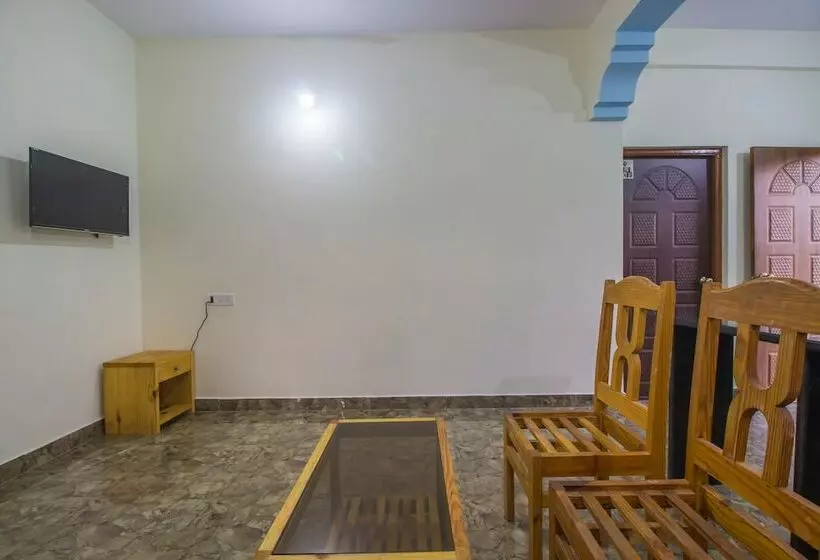 ペンション Oyo 19350 Home Spacious 1bhk Candolim