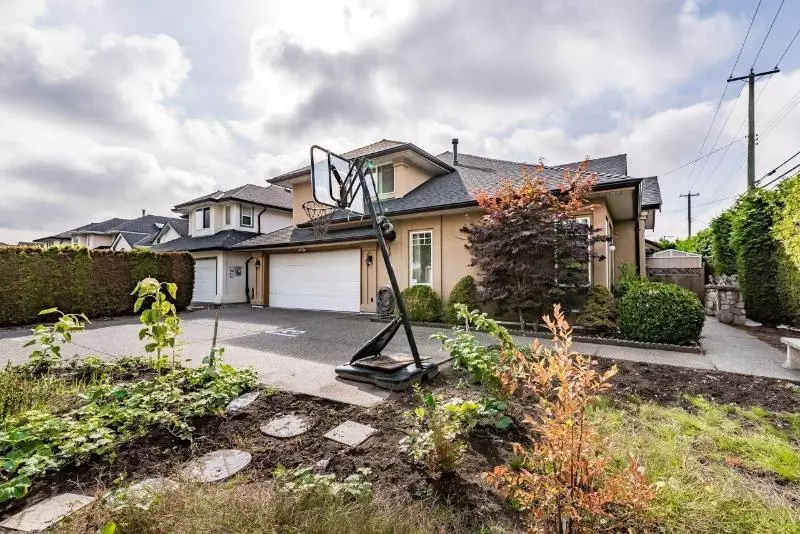 تختخواب و صبحانه Charming Family