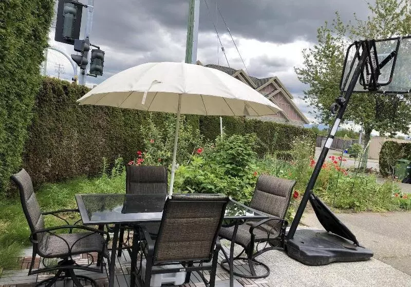 تختخواب و صبحانه Charming Family