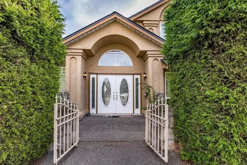 تختخواب و صبحانه Charming Family