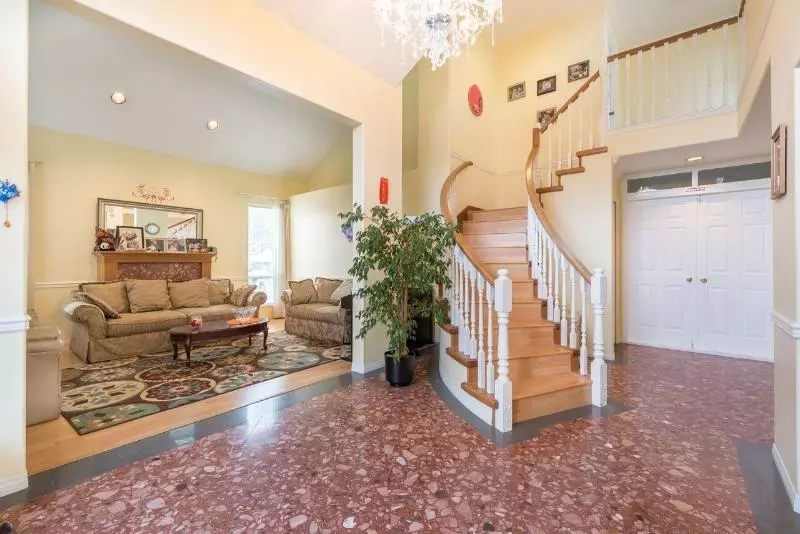 تختخواب و صبحانه Charming Family