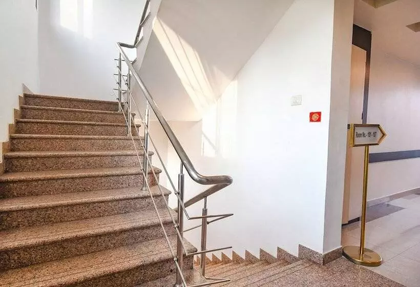 Fabhotel Emerald
