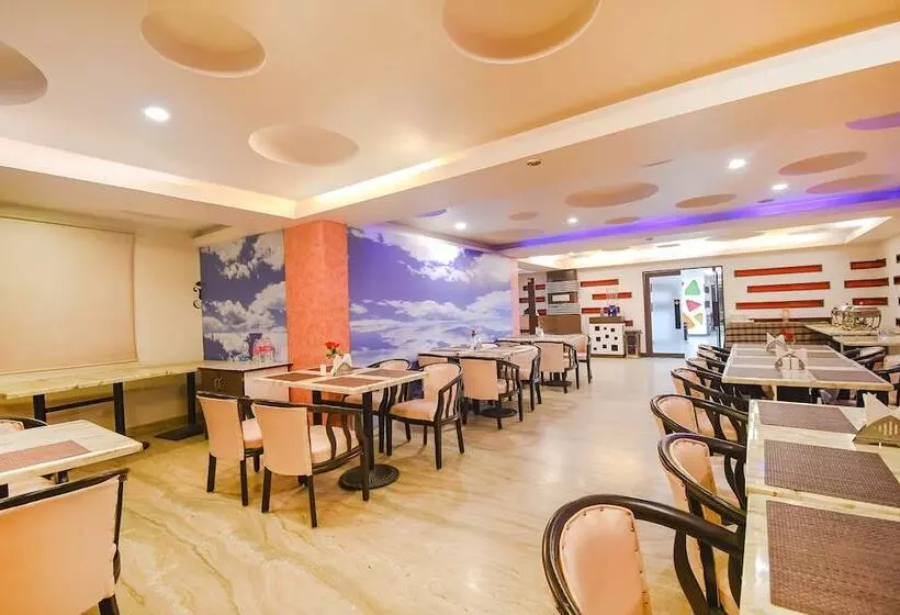 Fabhotel Emerald