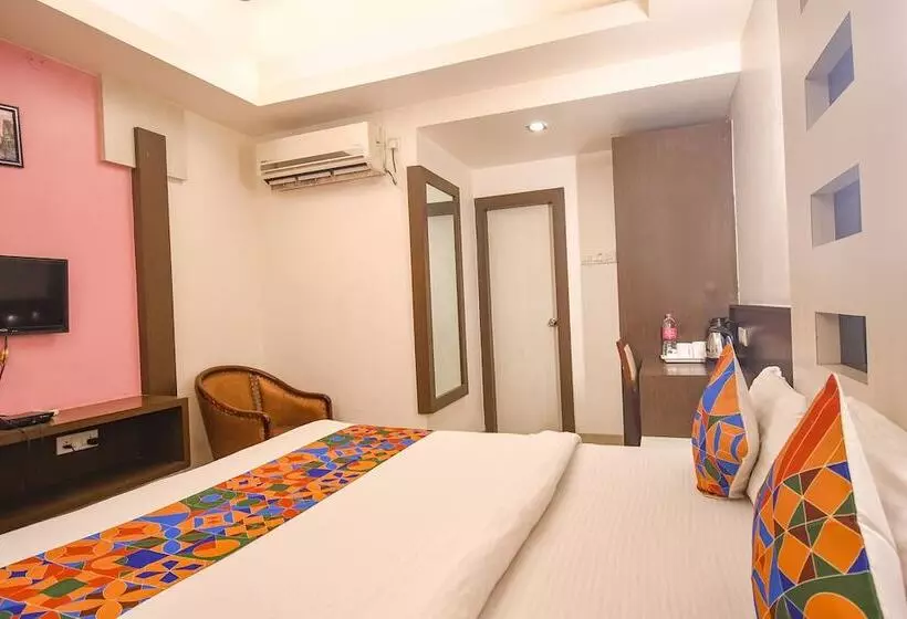 Fabhotel Emerald