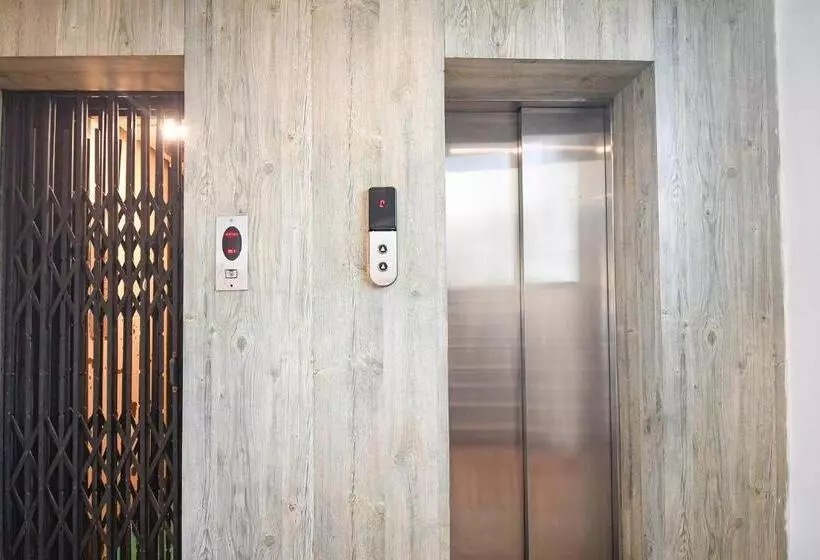 Fabhotel Emerald