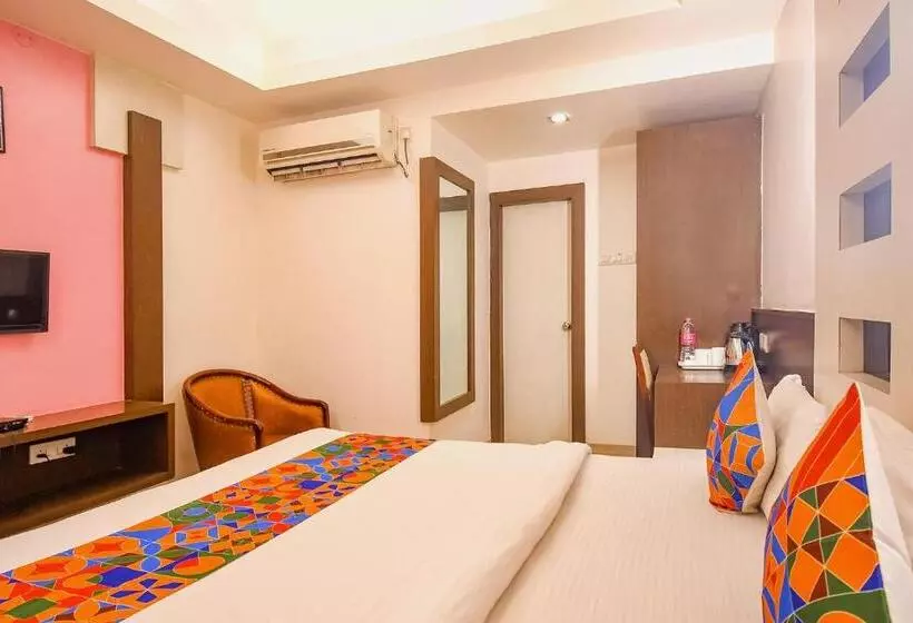 Fabhotel Emerald