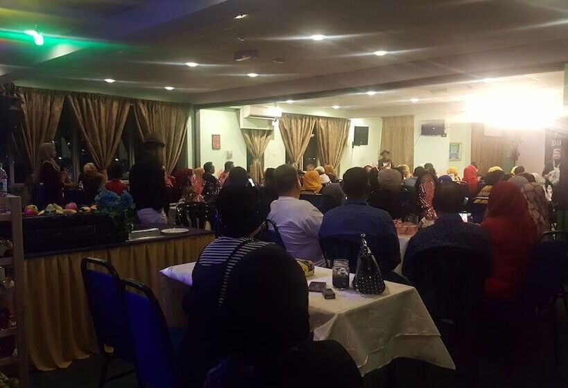 בית מלון כפרי De Angsana Johor Bahru