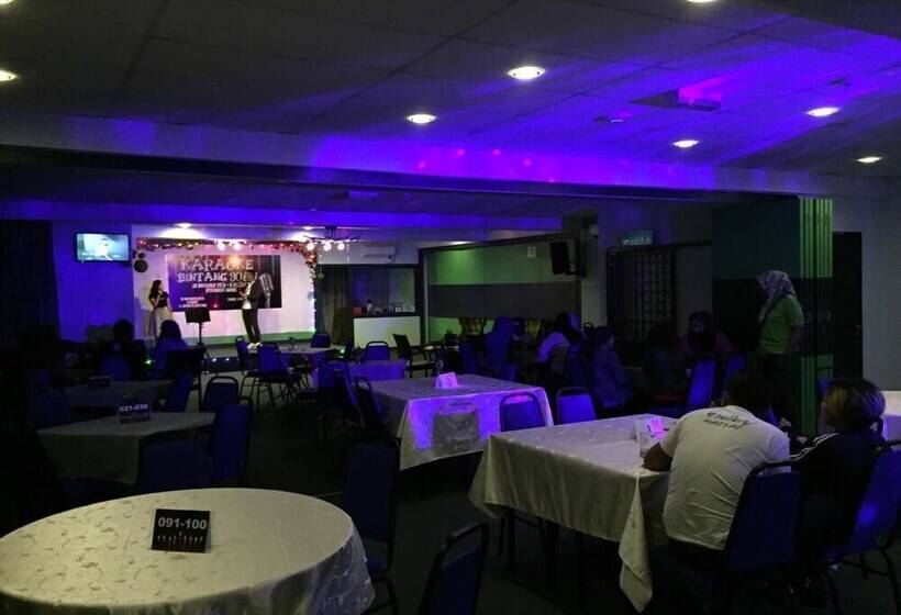 בית מלון כפרי De Angsana Johor Bahru