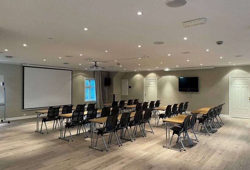 Отель Lyngørporten