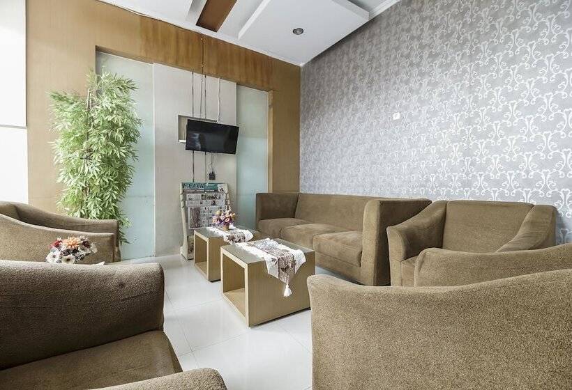 Hotel Reddoorz Near Mall Panakkukang 3